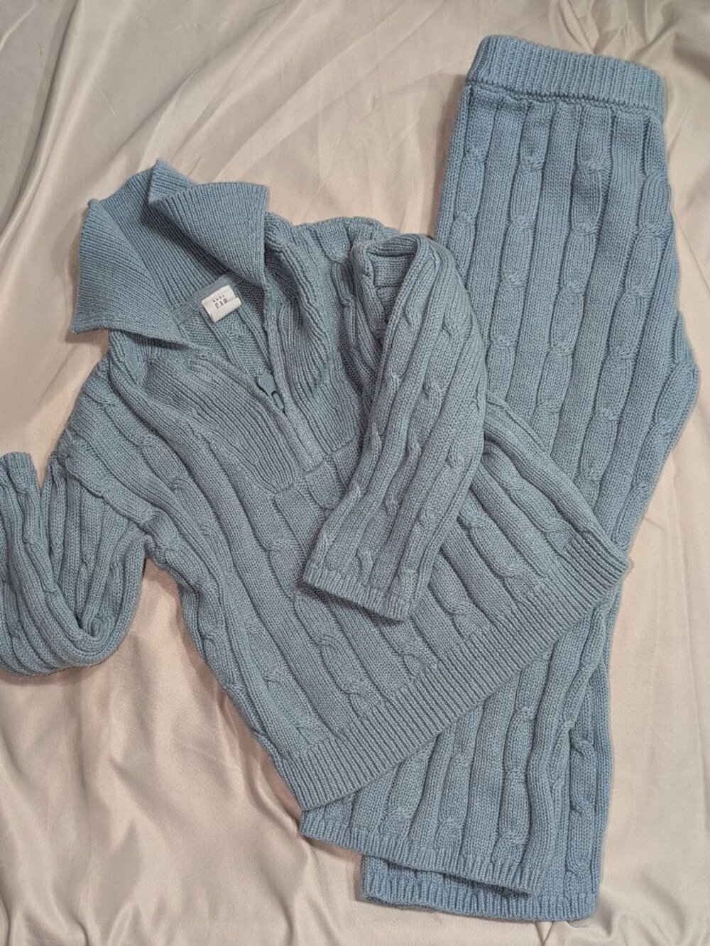 EUC Baby gap blue cable knit sweater & pant set. Size: 4T